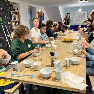 Building shelters from branches 