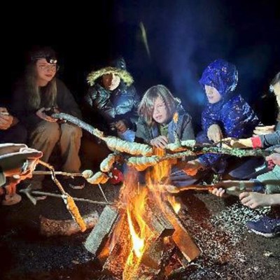 Building shelters from branches 